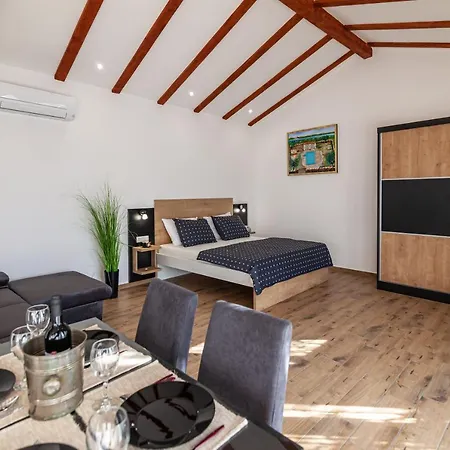 4 Fortresses * シベニク