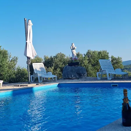 4 Fortresses 別荘 *