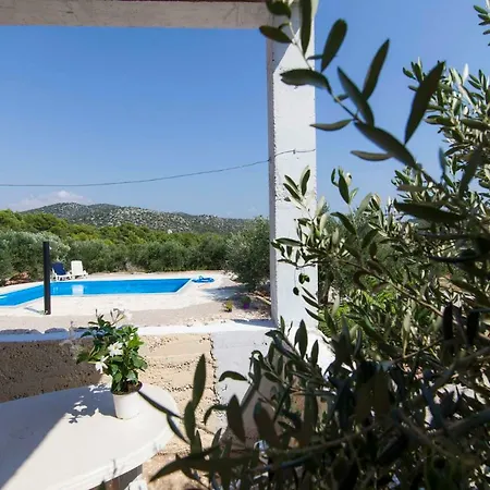 別荘 4 Fortresses シベニク